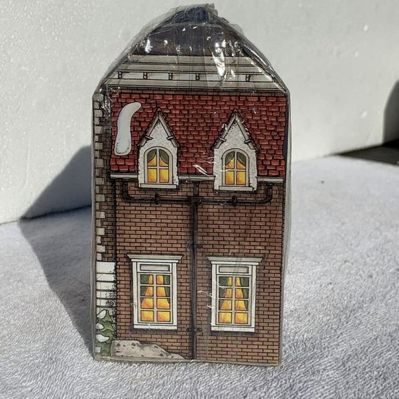 Dept 56 The Crown and Cricket Inn Christmas Village Ornament - 1992 - Picture 6 of 7